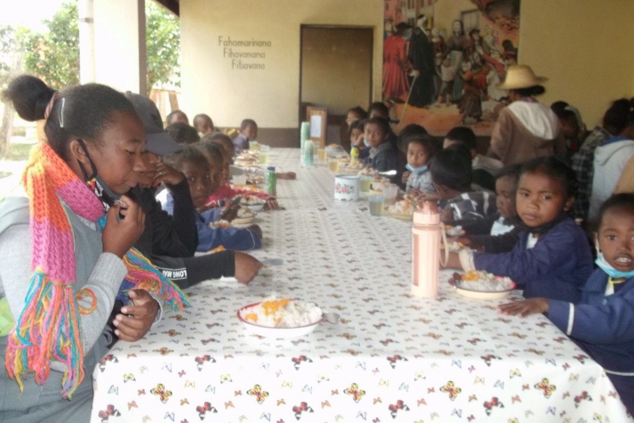 Les enfants au centre social d'Ambatofotsy