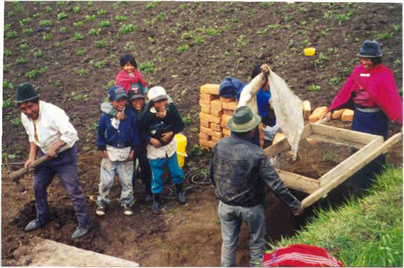 Construction de latrines en Equateur