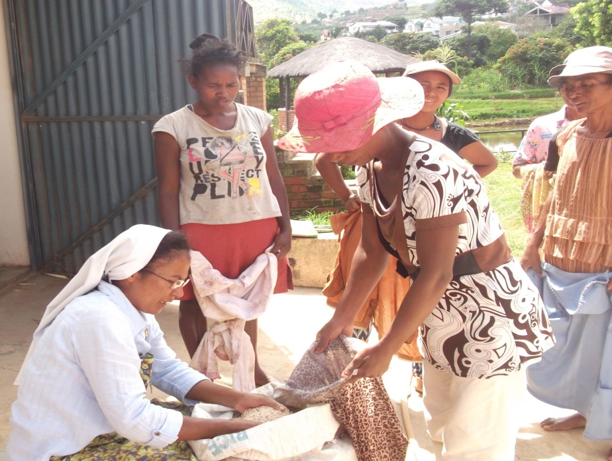 photographies du centre social d'Ambatofotsy soutenu par Partage Sans Frontières