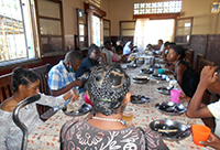 Production de craies dans le centre de Morondava