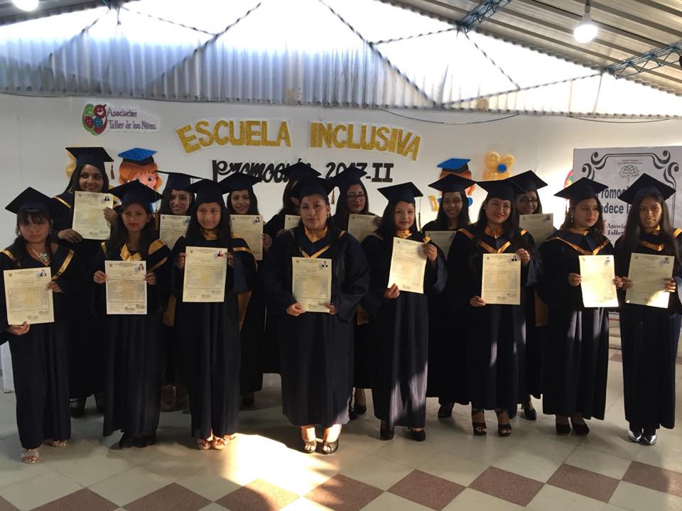 Ecole inclusive à Lima, remise des diplômes en juin 2018