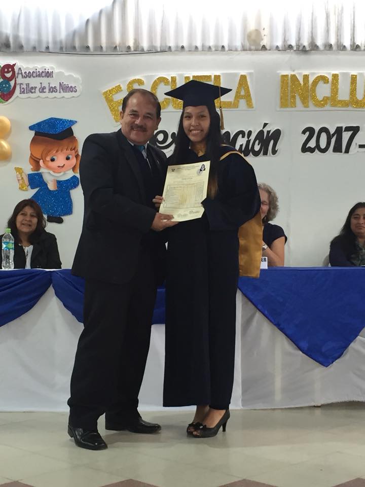 Ecole inclusive à Lima, remise des diplômes en juin 2018