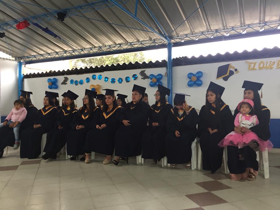 Ecole inclusive à Lima, remise des diplômes en juin 2018