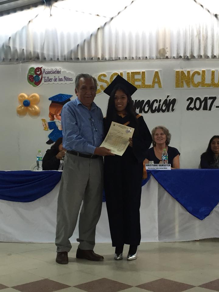 Ecole inclusive à Lima, remise des diplômes en juin 2018