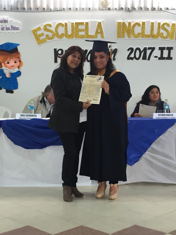 Ecole inclusive à Lima, remise des diplômes en juin 2018