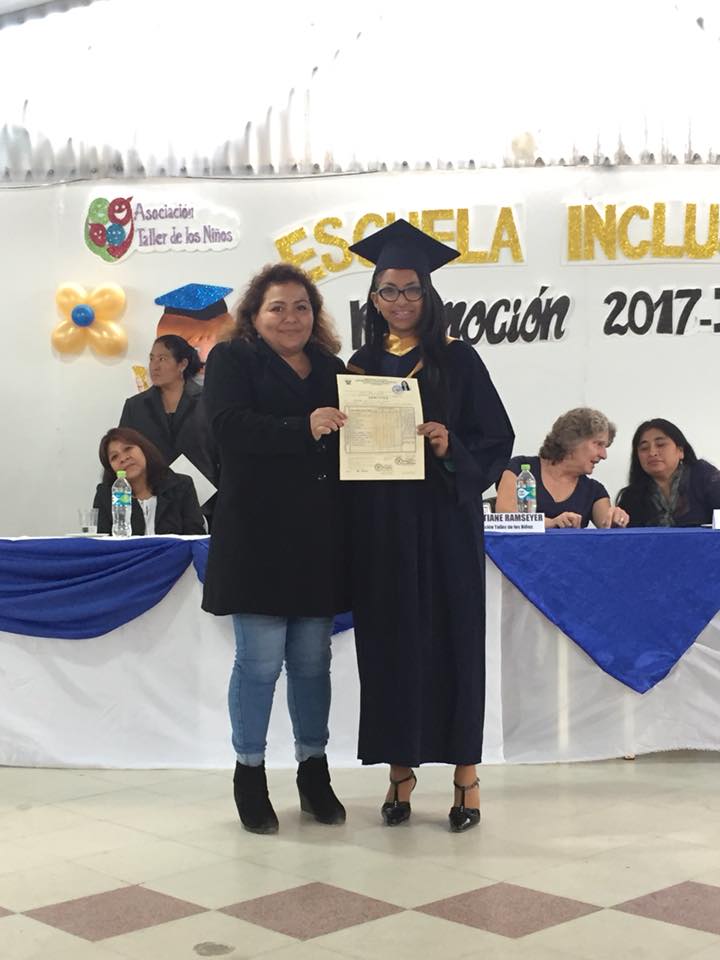 Ecole inclusive à Lima, remise des diplômes en juin 2018