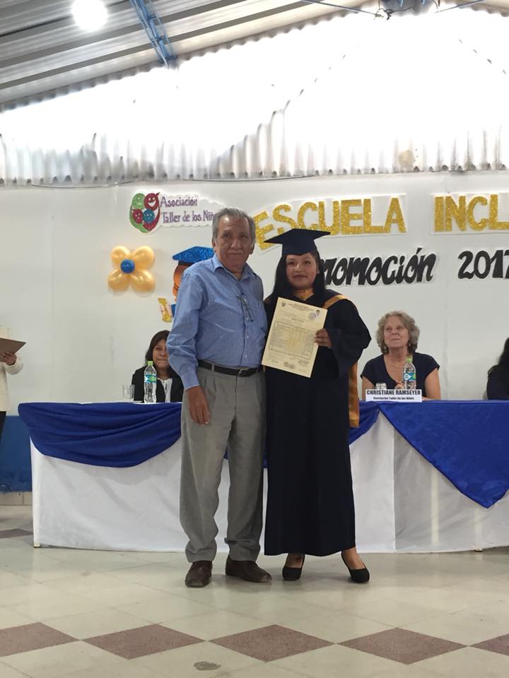 Ecole inclusive à Lima, remise des diplômes en juin 2018