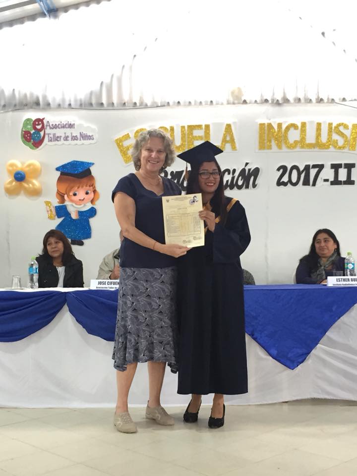 Ecole inclusive à Lima, remise des diplômes en juin 2018