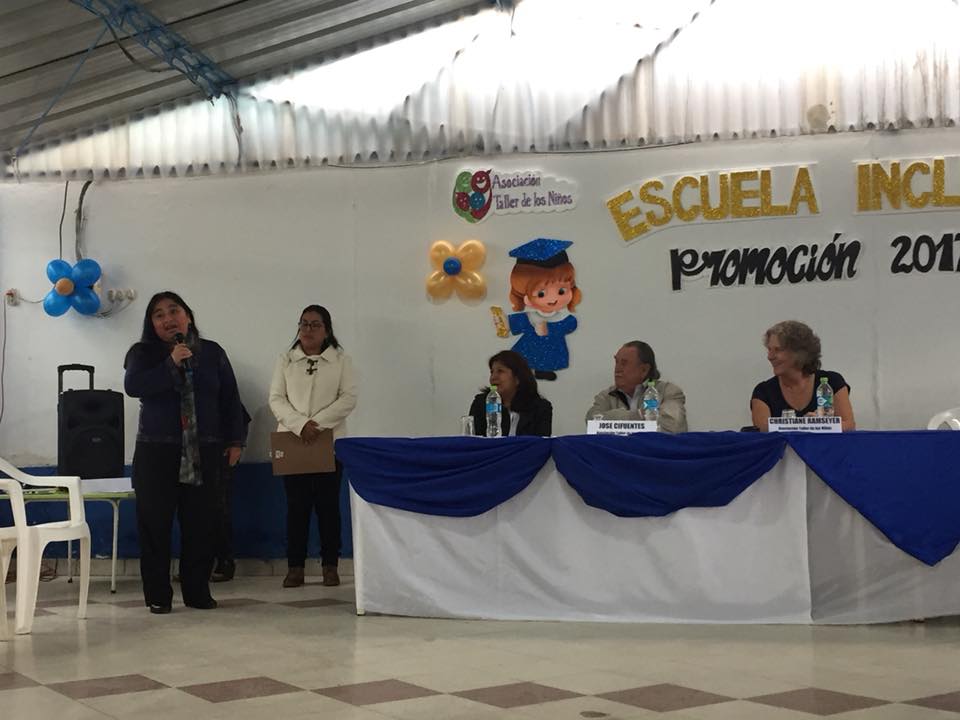 Ecole inclusive à Lima, remise des diplômes en juin 2018